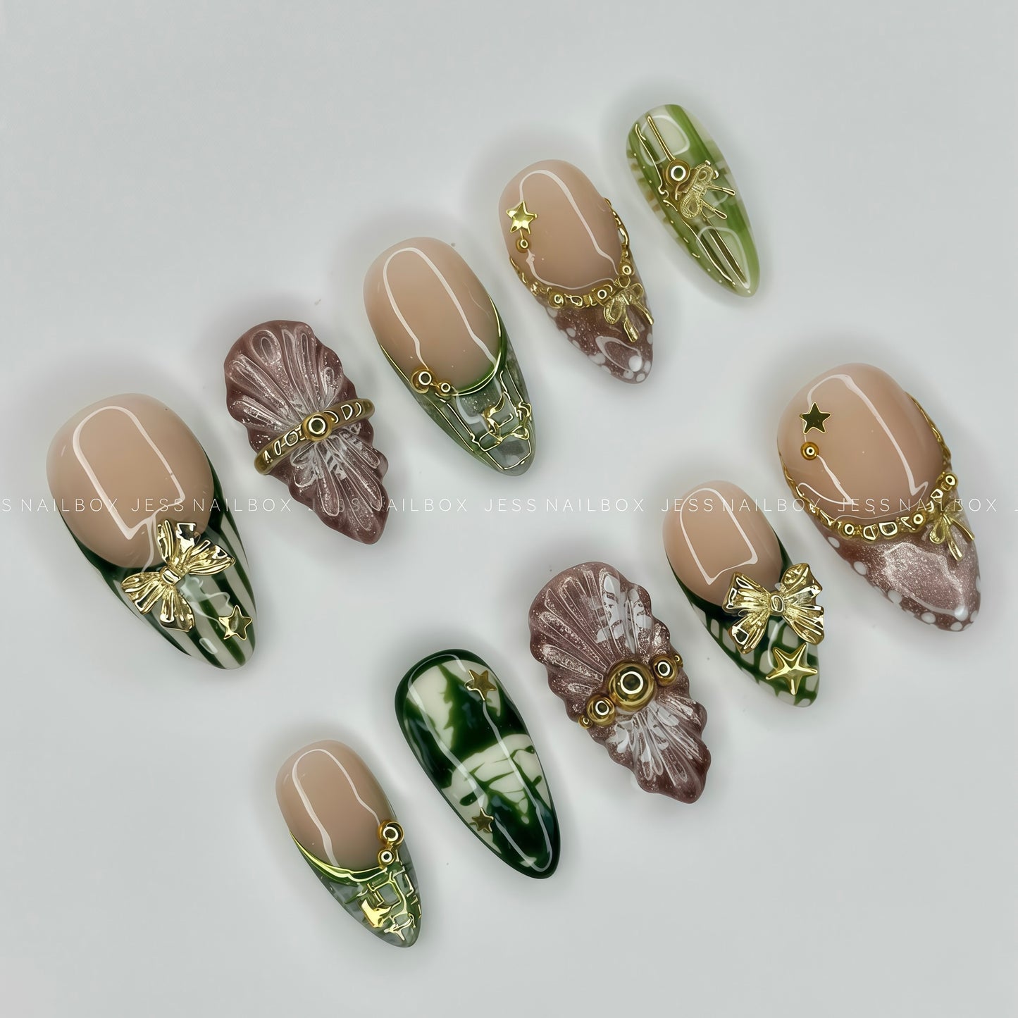 Aureate Yule [Design by Jess Team]